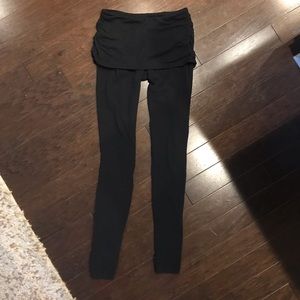 Lululemon size 6 skirted yoga pants